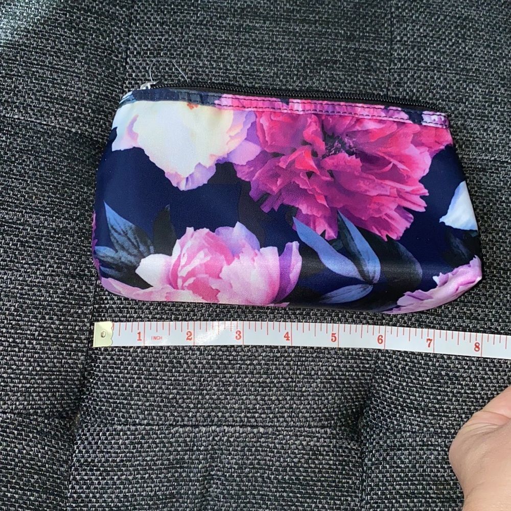 Make up bag - Picture 5 of 6